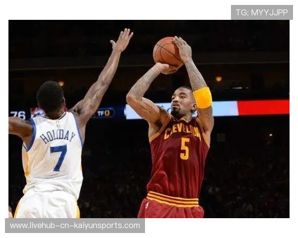 无球跑动拉开空间制造机会